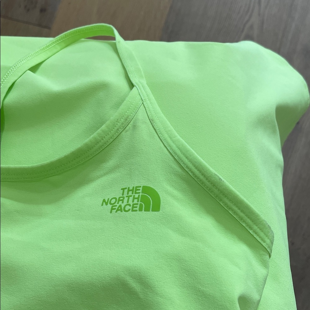 North Face Women's Arque Hike Dress in Sharp Green Built In Shorts Athletic - Picture 16 of 16